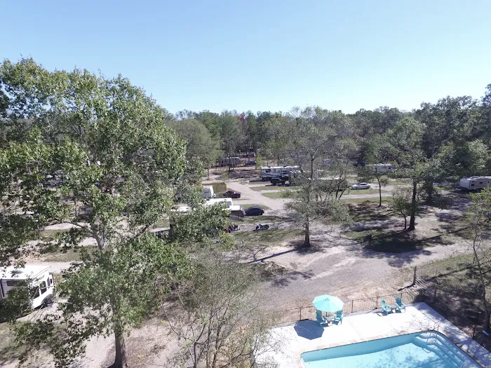 Cozy Woods RV Park Picture 3