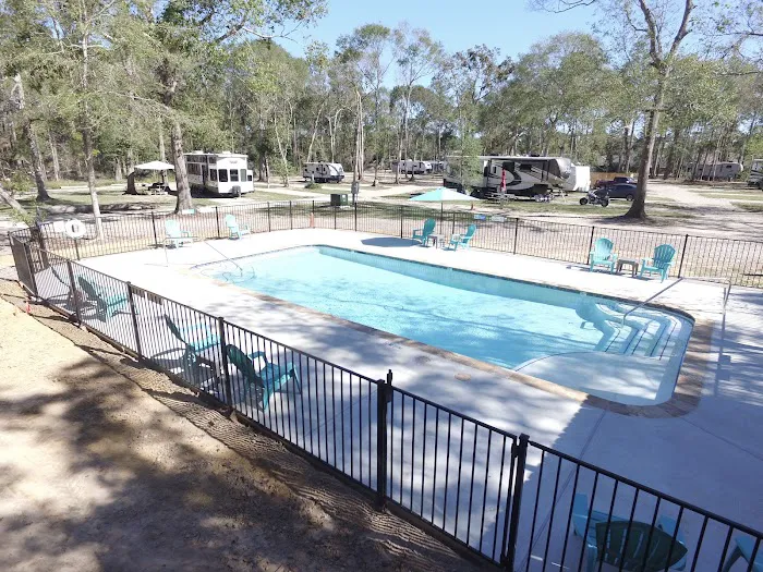 Cozy Woods RV Park Picture 4