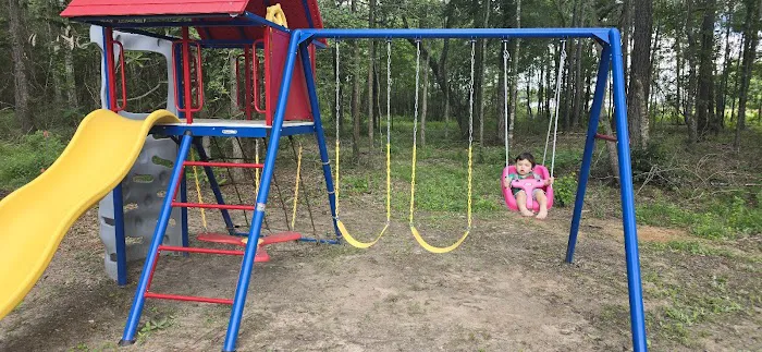 Cozy Woods RV Park Picture 6