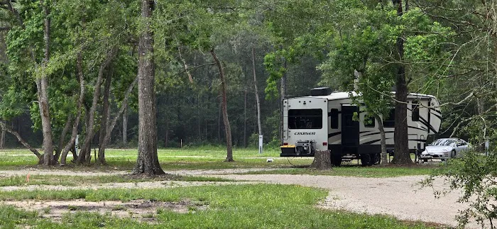 Cozy Woods RV Park Picture 9
