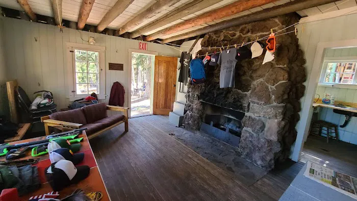 Tilly Jane Guard Station Picture 4