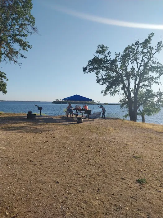 Camanche Lake Blue Oaks Campground (This Way) Picture 4