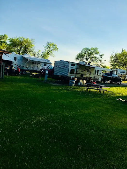 Lake Hoskins RV Park & Campground Picture 9