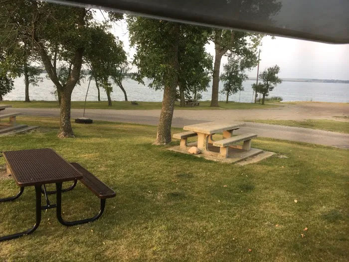 Lake Hoskins RV Park & Campground Picture 7