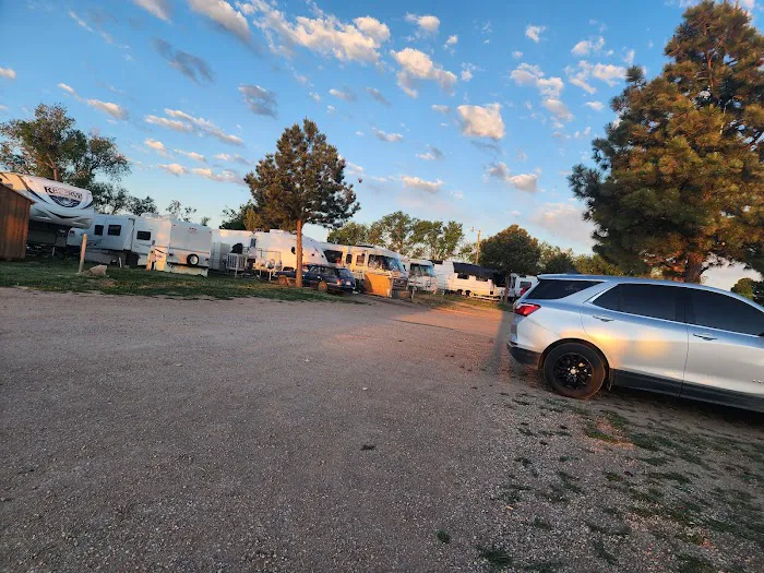 Dakota Campground and Mobile Home Park Picture 5