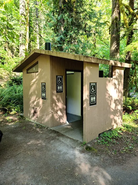 Roaring River Campground Picture 6