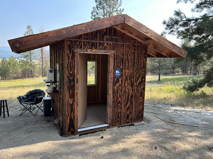 Lazy C Mini RV Park/Campground & Airbnb Picture 4