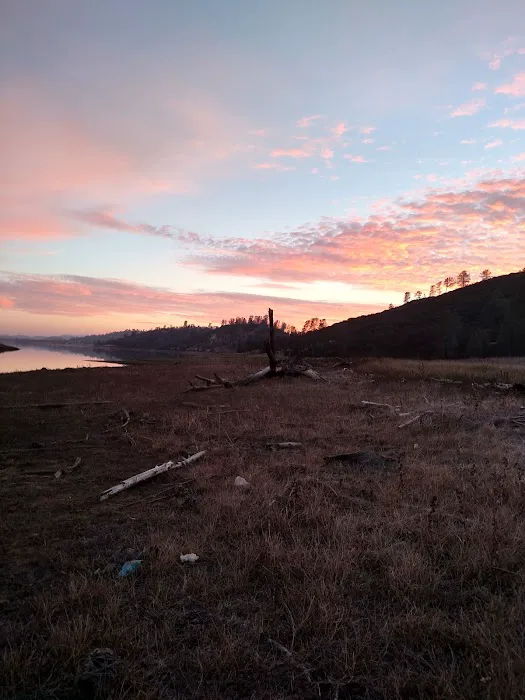 Pines Group Site - Stony Gorge Reservoir Picture 8