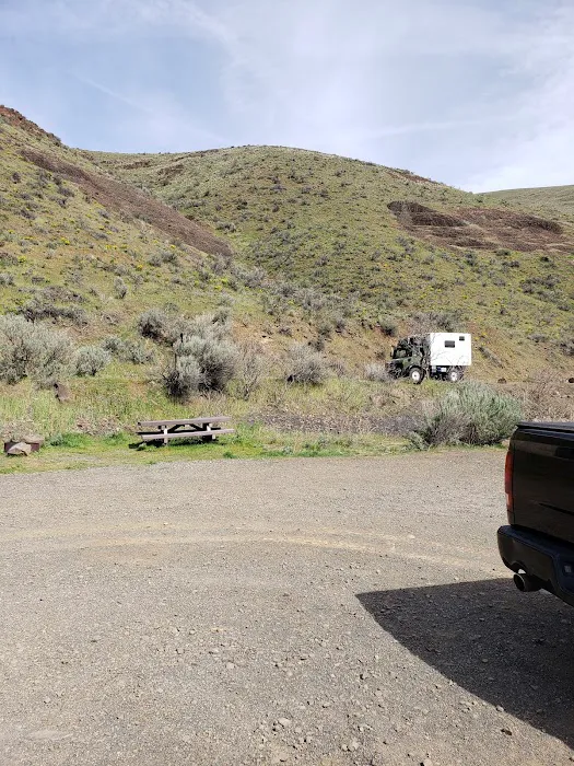 Oak Springs Campground Picture 4