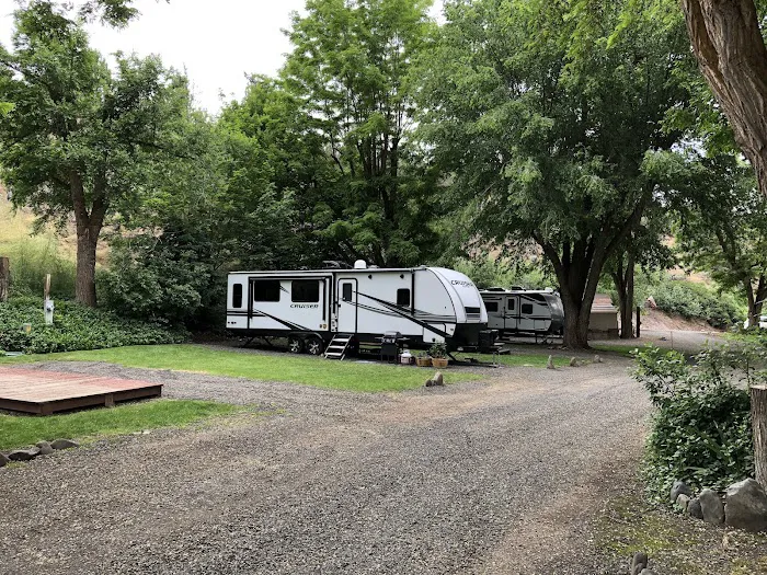Deschutes RV Park Picture 1
