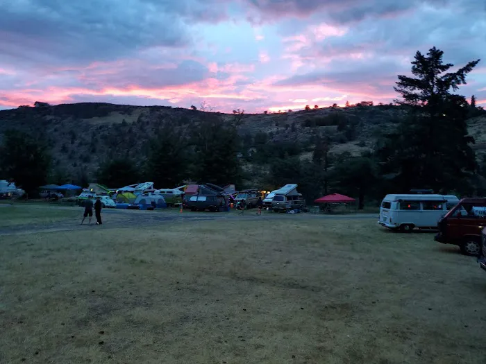 Oasis Riverview campground Picture 7