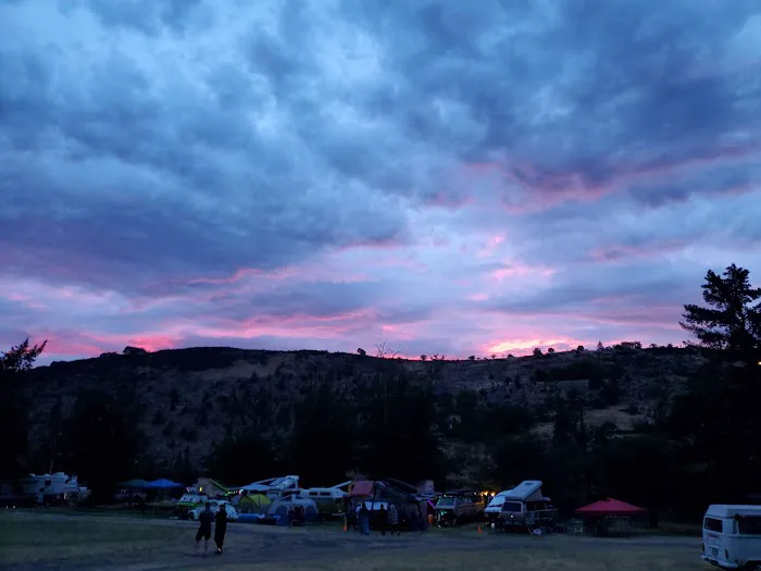Oasis Riverview campground Picture 3