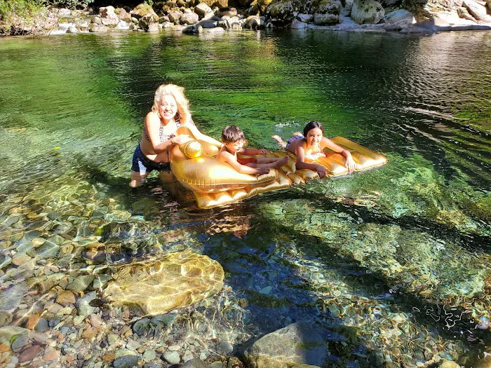 Shady Cove Campground Picture 6