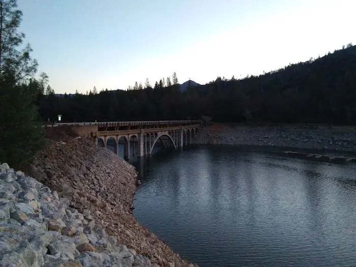 Lakeshore Campground Picture 7