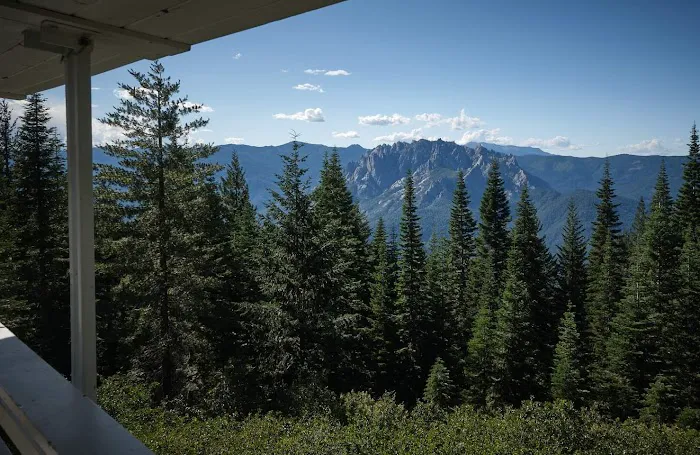 Girard Ridge Lookout Picture 3