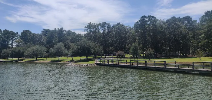 Lake Claude Bennett Picture 3