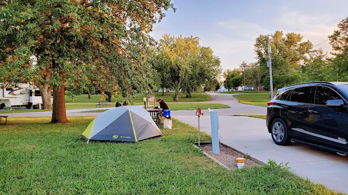 Riverside Park Campground Picture 10
