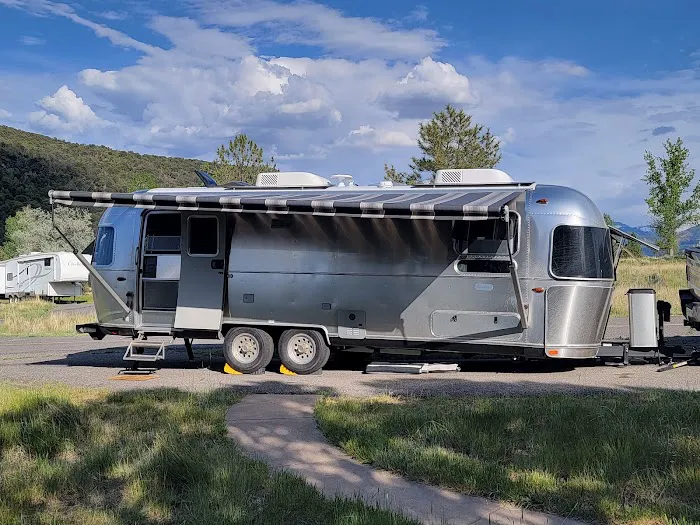 Dakota Terraces Campground Picture 9