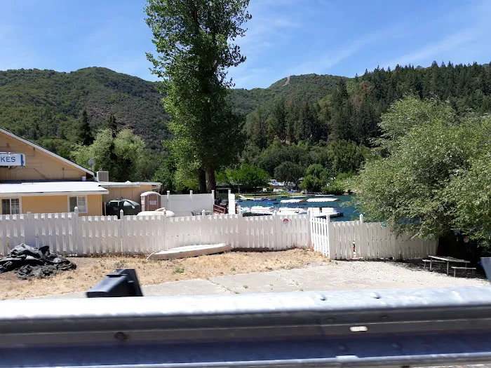 Pine Acres Blue Lake Resort Picture 3