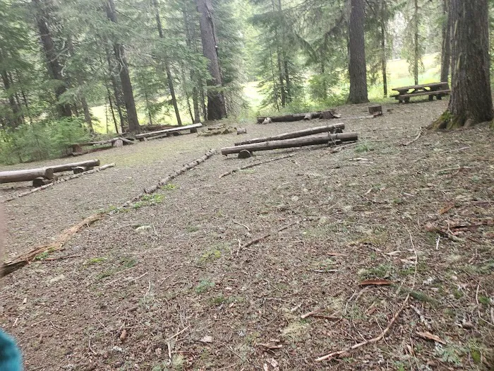 Clackamas Lake Historic Ranger Station Picture 2