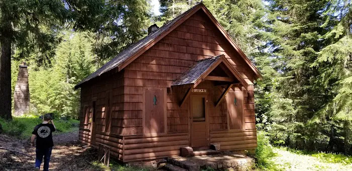 Clackamas Lake Historic Ranger Station Picture 5