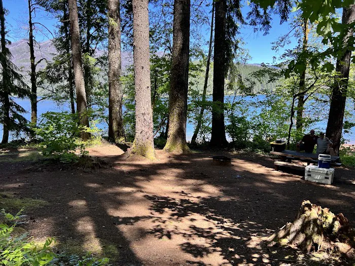 Southshore on Detroit Lake Picture 6