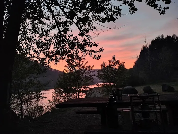 Santiam Flats Campground Picture 6