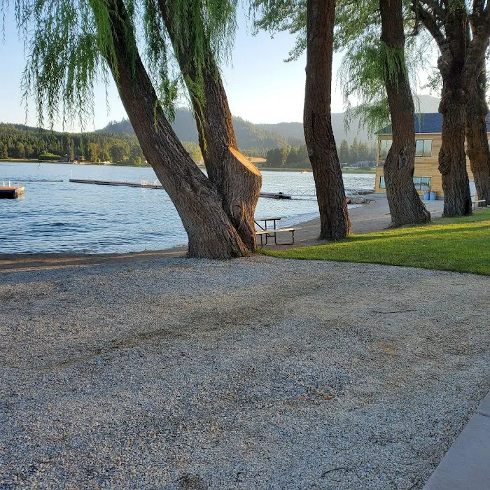 Waitts Lake Resort and Cabins Picture 2