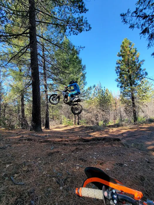 Middle Creek Campground Picture 9