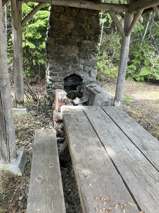 Bear Springs Group campground Picture 7