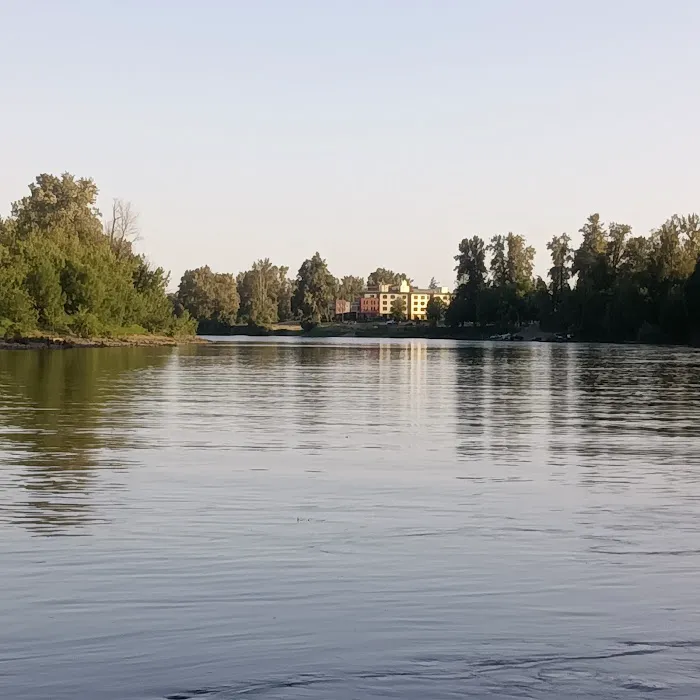 Riverview Park Biker/Boater Campground Picture 2