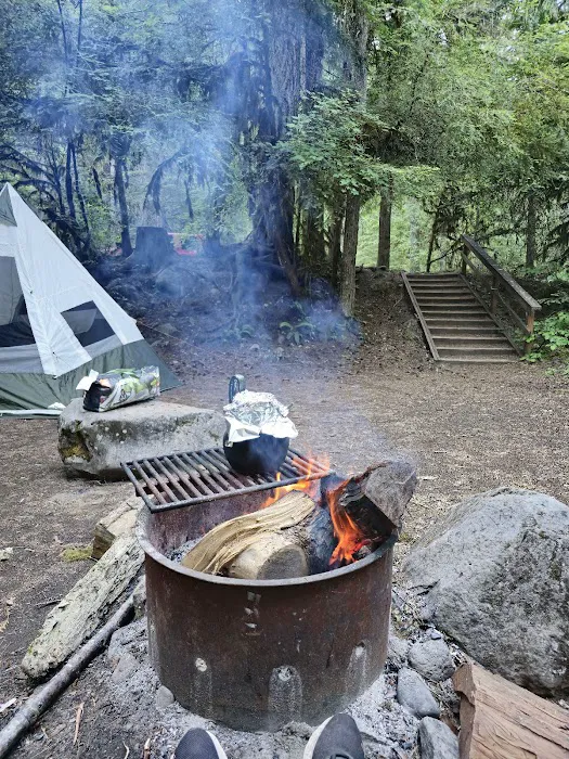 Riverside at Detroit Campground Picture 1