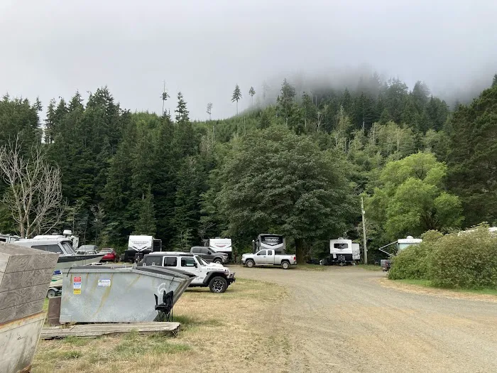 Chinook Bend RV Resort Picture 3