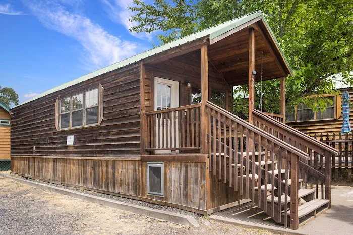 Mendocino Redwoods RV Resort Picture 6