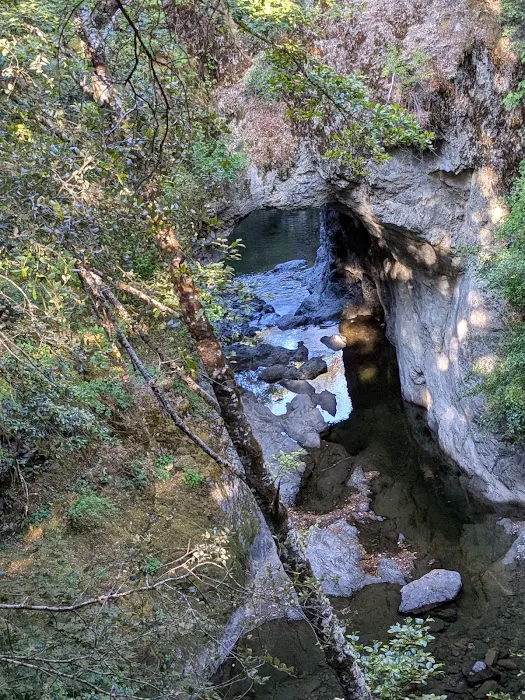 Hole in the wall Picture 2