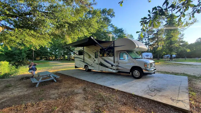 Magnolia RV Park and Family Campground Picture 8