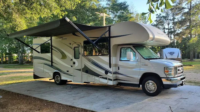 Magnolia RV Park and Family Campground Picture 4