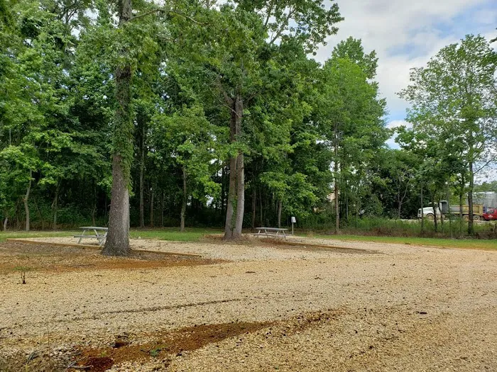 Magnolia RV Park and Family Campground Picture 6
