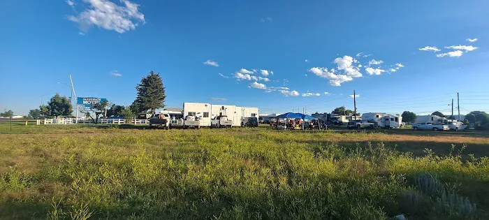 Maverick Motel Campground Picture 3