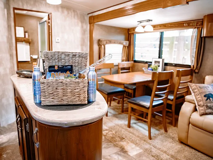 Rustic Rainbow Retreat Picture 8