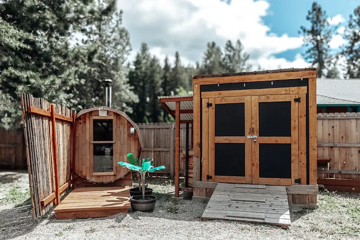 Rustic Rainbow Retreat Picture 9