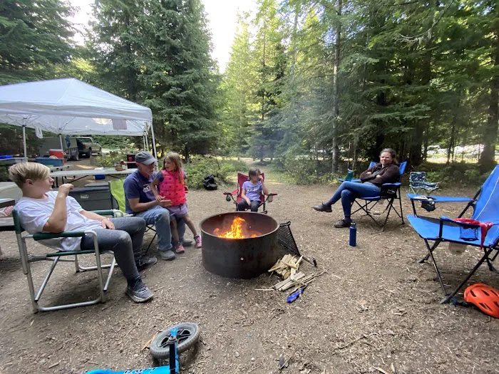 South Skookum Lake Campground Picture 9
