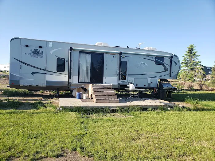 Tolna Bay Campground Picture 8