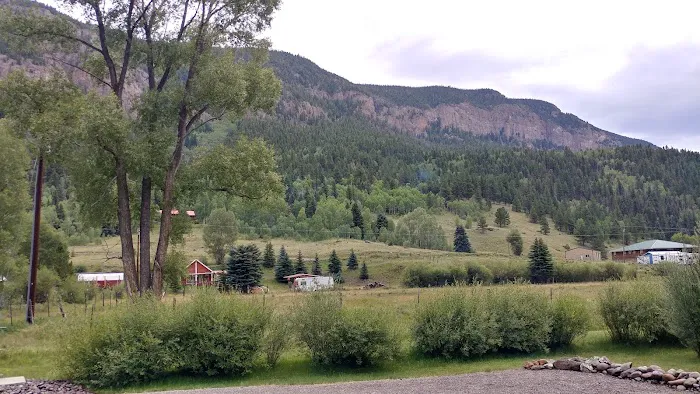 Rocky Mountain Lodge Picture 2