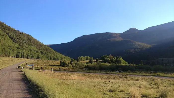 Rocky Mountain Lodge Picture 3