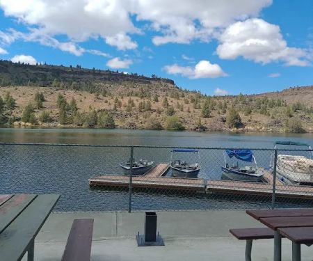 Pelton Park Store & Marina On Lake Simtustus