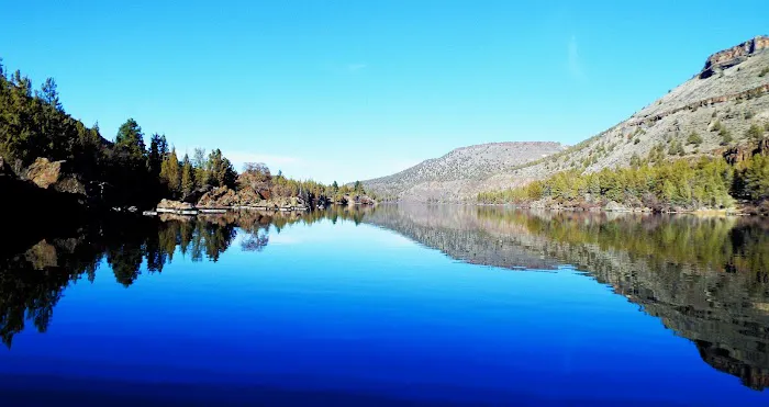 Pelton Park Store & Marina On Lake Simtustus Picture 2