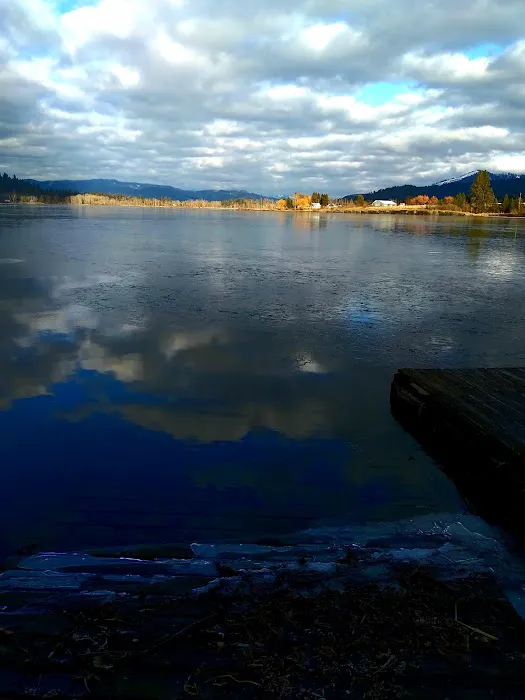 Quiet Nook Cave Lake Picture 9