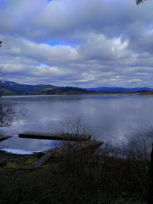 Quiet Nook Cave Lake Picture 8