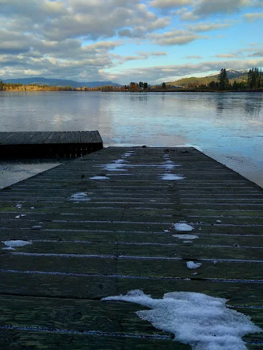 Quiet Nook Cave Lake Picture 7